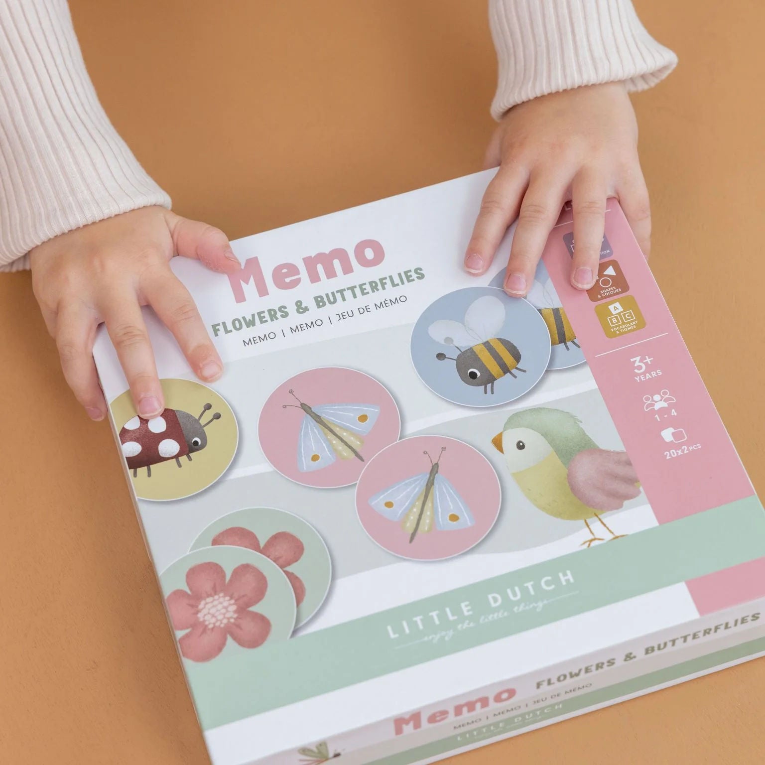 MEMO FLOWERS & BUTTERFLIES