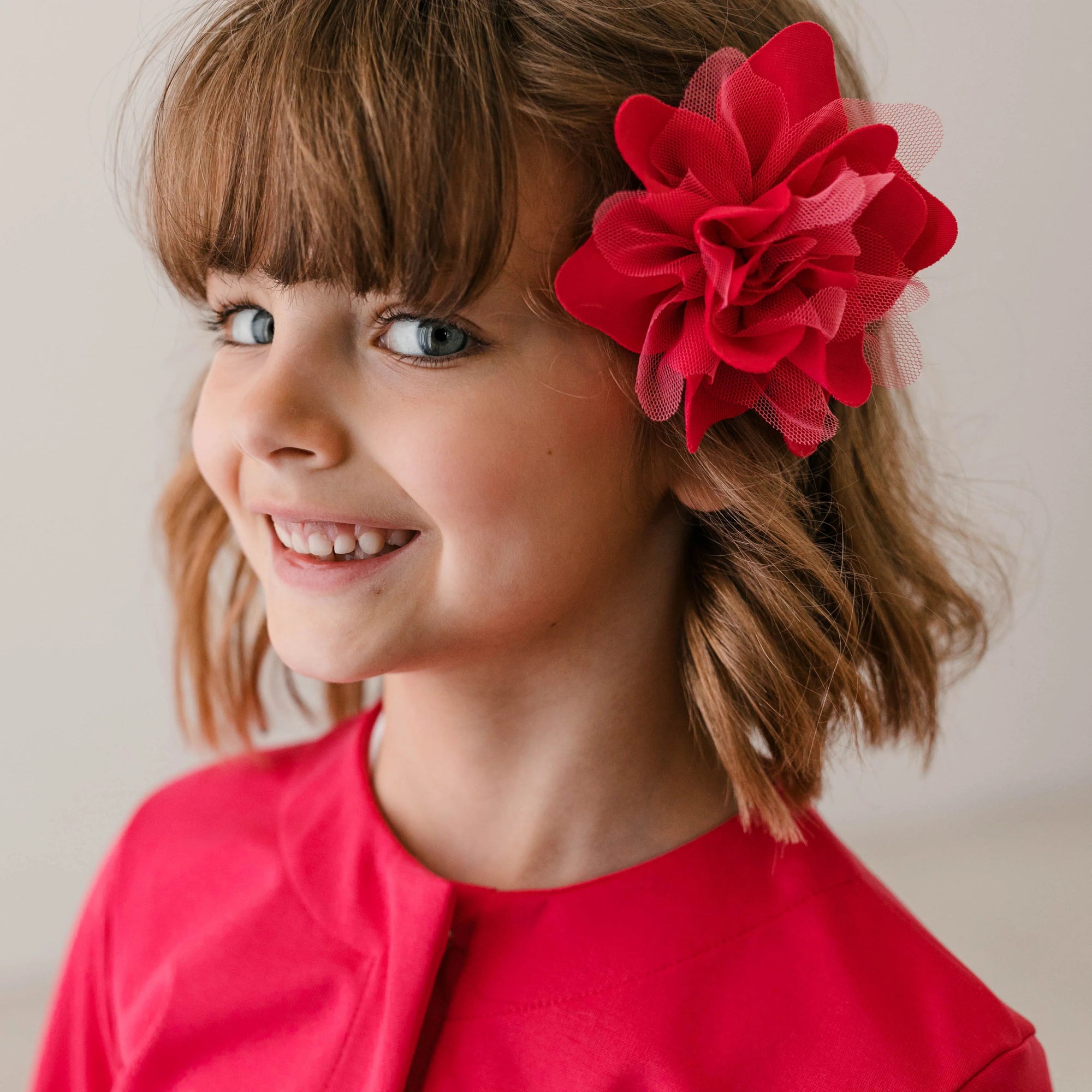 CLIP WITH VISCOSE FLOWER