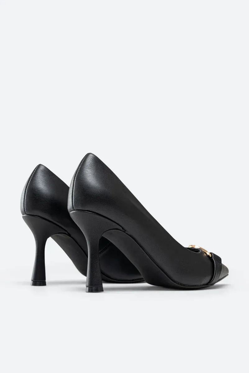 Miranda Décolleté in Black Synthetic Leather