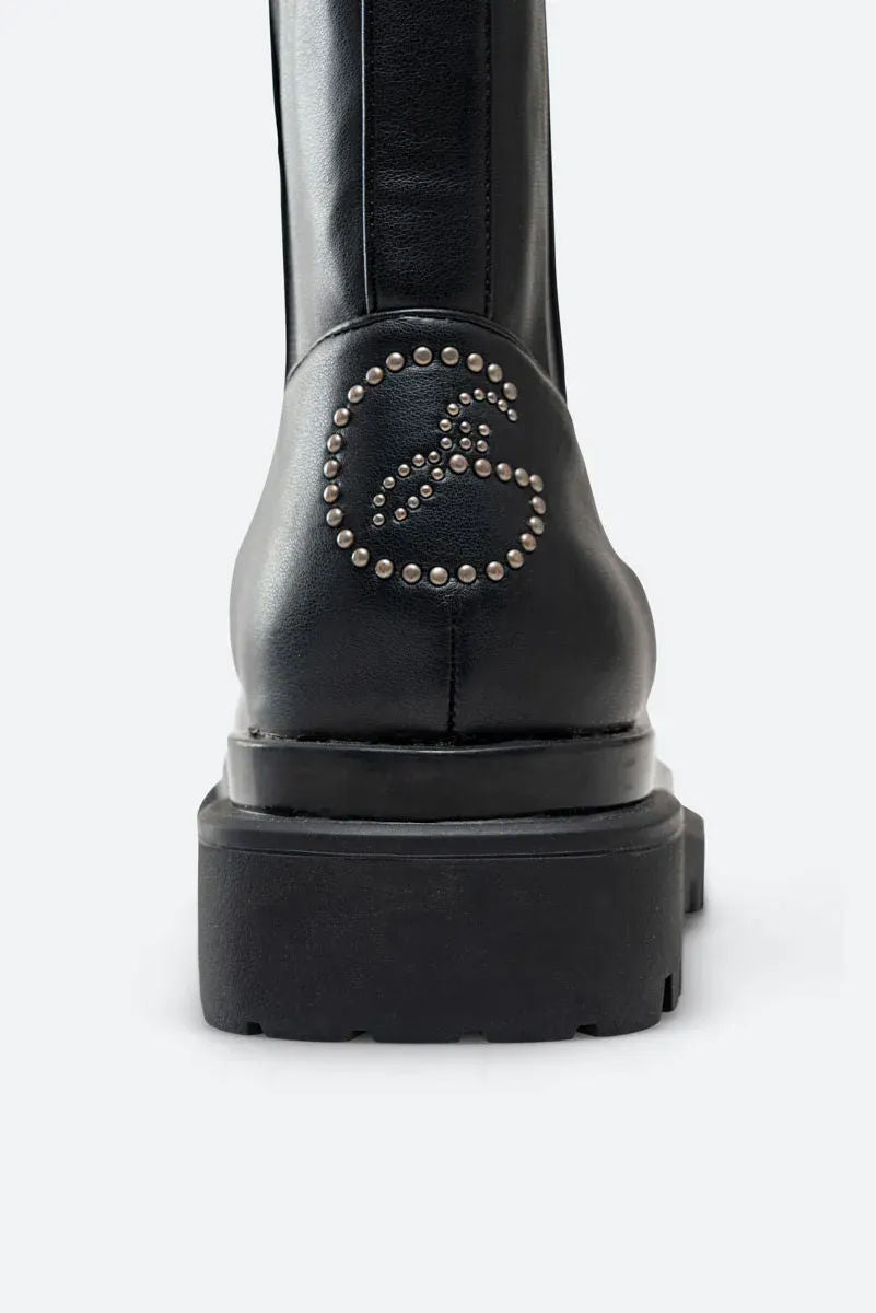Black Chelsea Boots