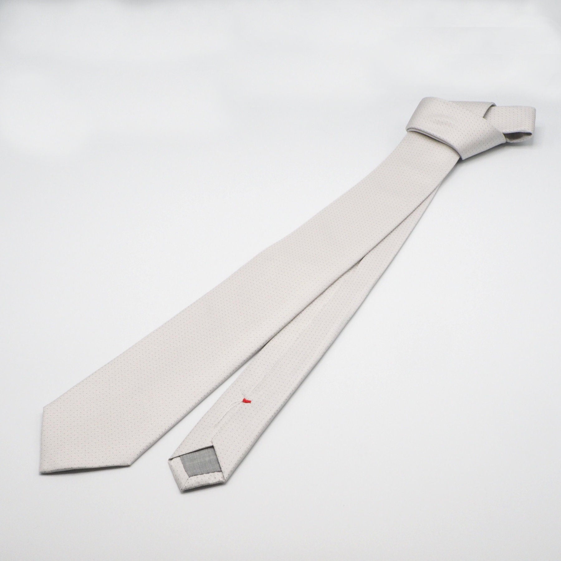 Cravatta grigio perla elegante