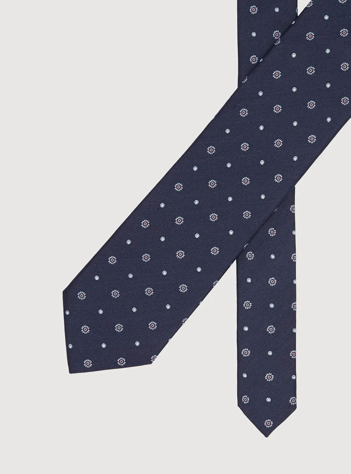 Patterned silk tie
