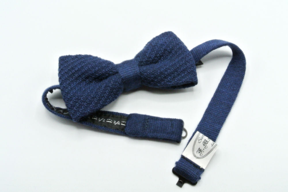 Midnight blue pure wool bow tie