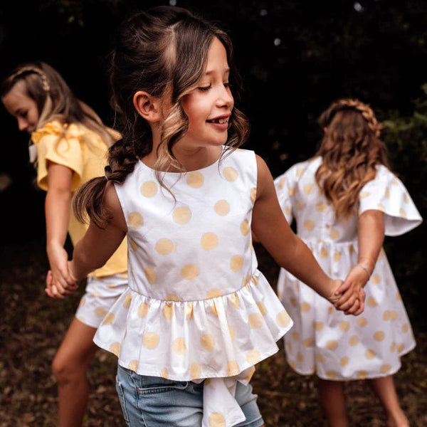 POLKA DOT PRINT TOP WITH RUFFLES