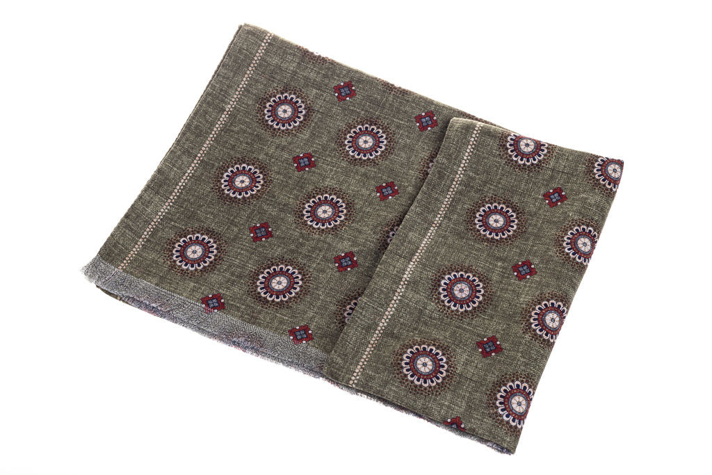 Green and grey scarf in pure silk pattern 