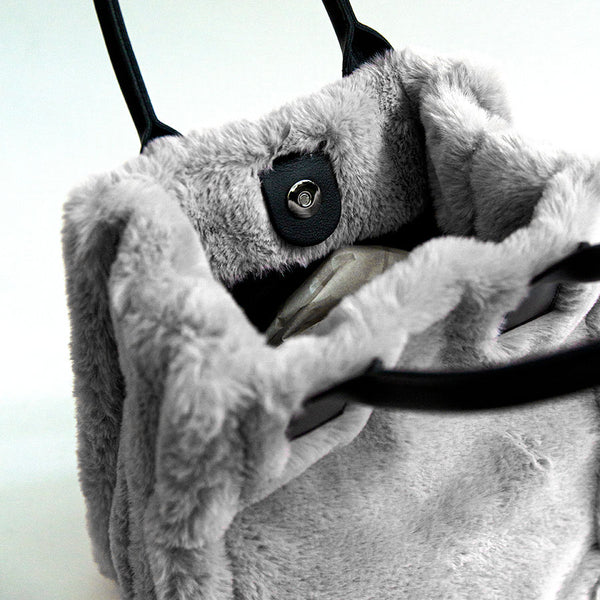 TRUDY BIG - grey faux fur shopping bag
