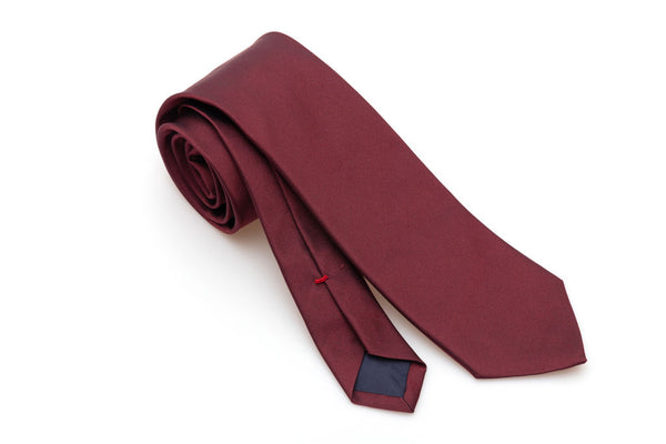 Solid red tie in pure silk