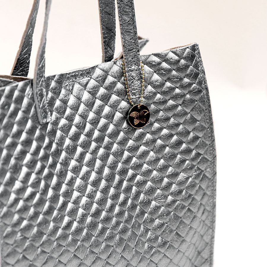 BALI - Borsa in pelle laminata stampa intreccio silver