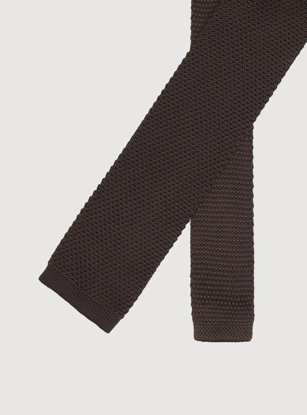 Knitted tie