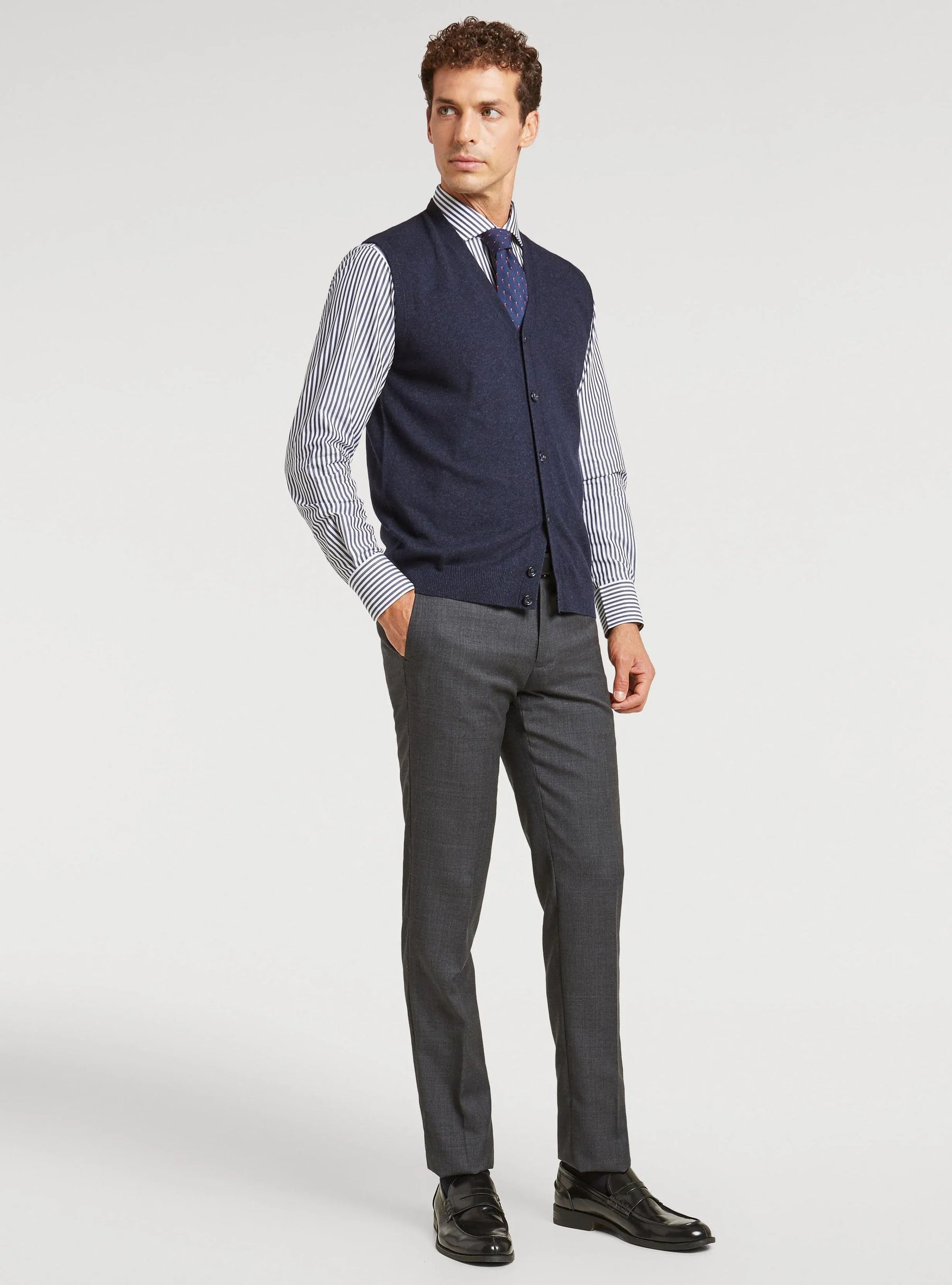 Gilet con bottoni in lana Merino