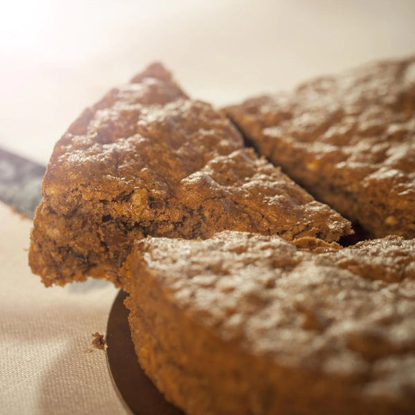Tastëlanghe Hazelnut Cake (Cake Box)
